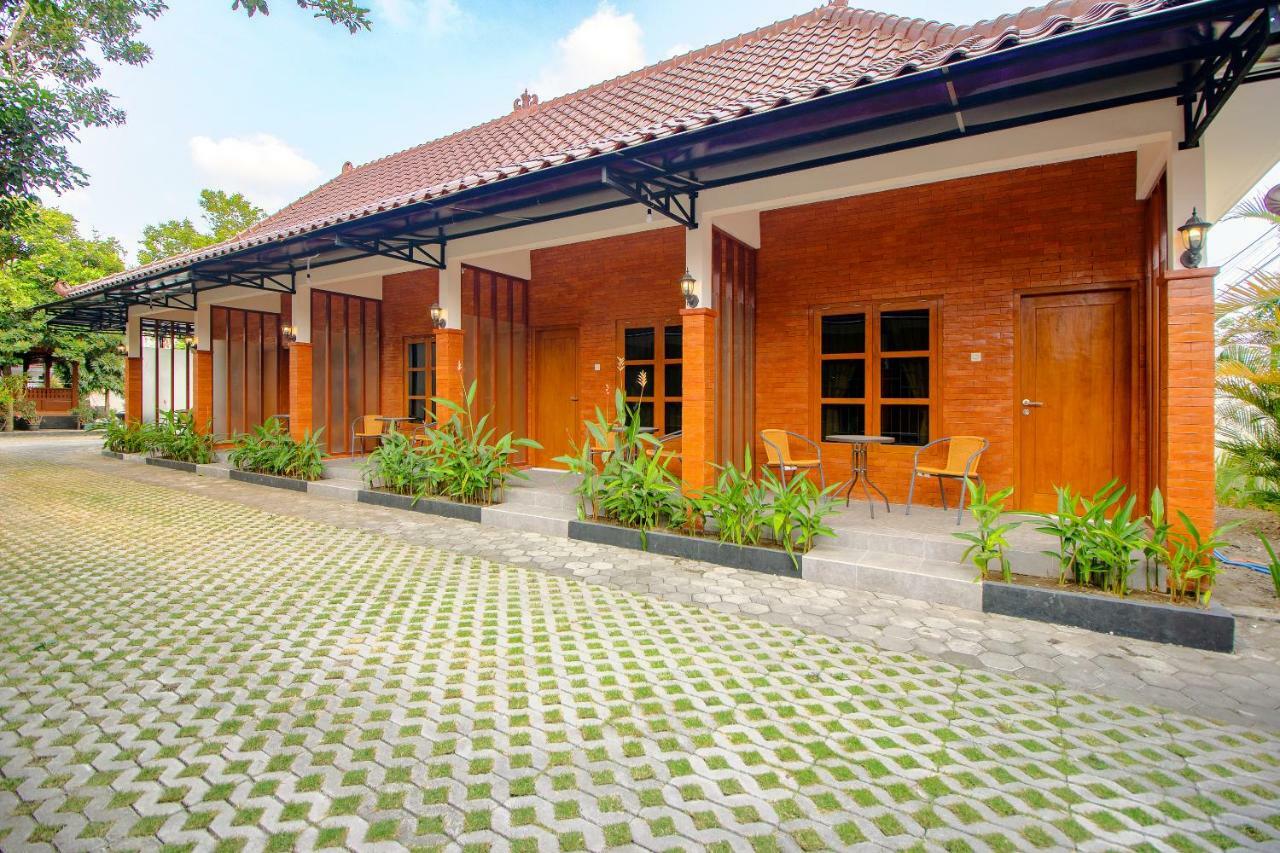 Oyo 1473 Omah Tentrem Syariah Melati Exterior foto